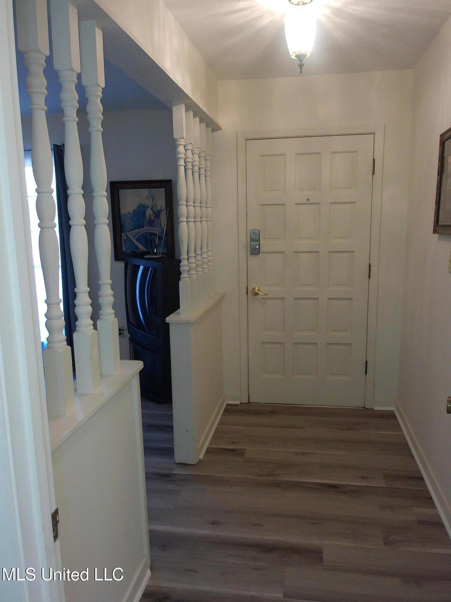 3407 Dundee Lane Jackson, MS 39212 - Photo 5 of 18 Hallway