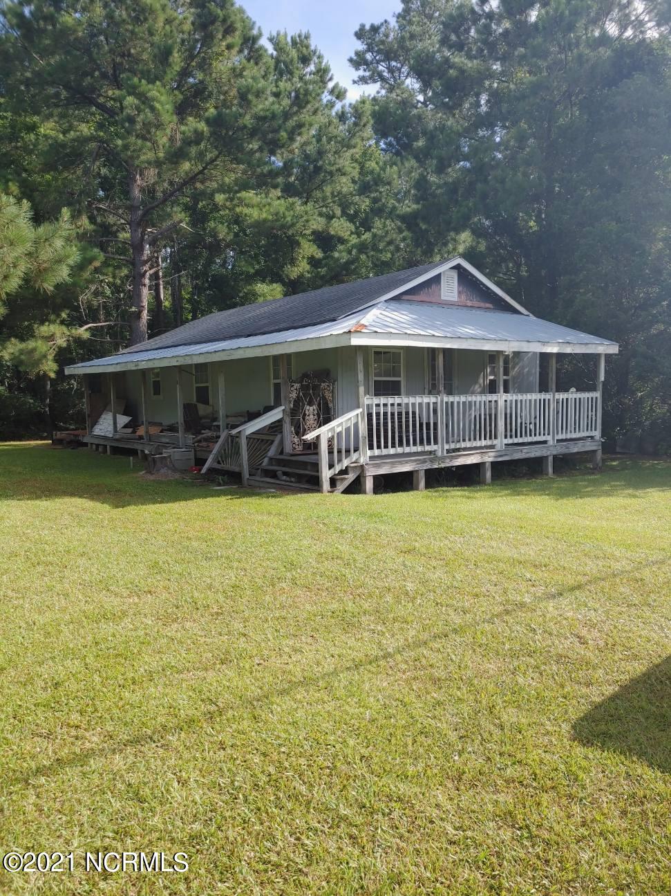 125 Great Neck Landing Road Hubert, NC 28539 - Photo 2 of 14 house2