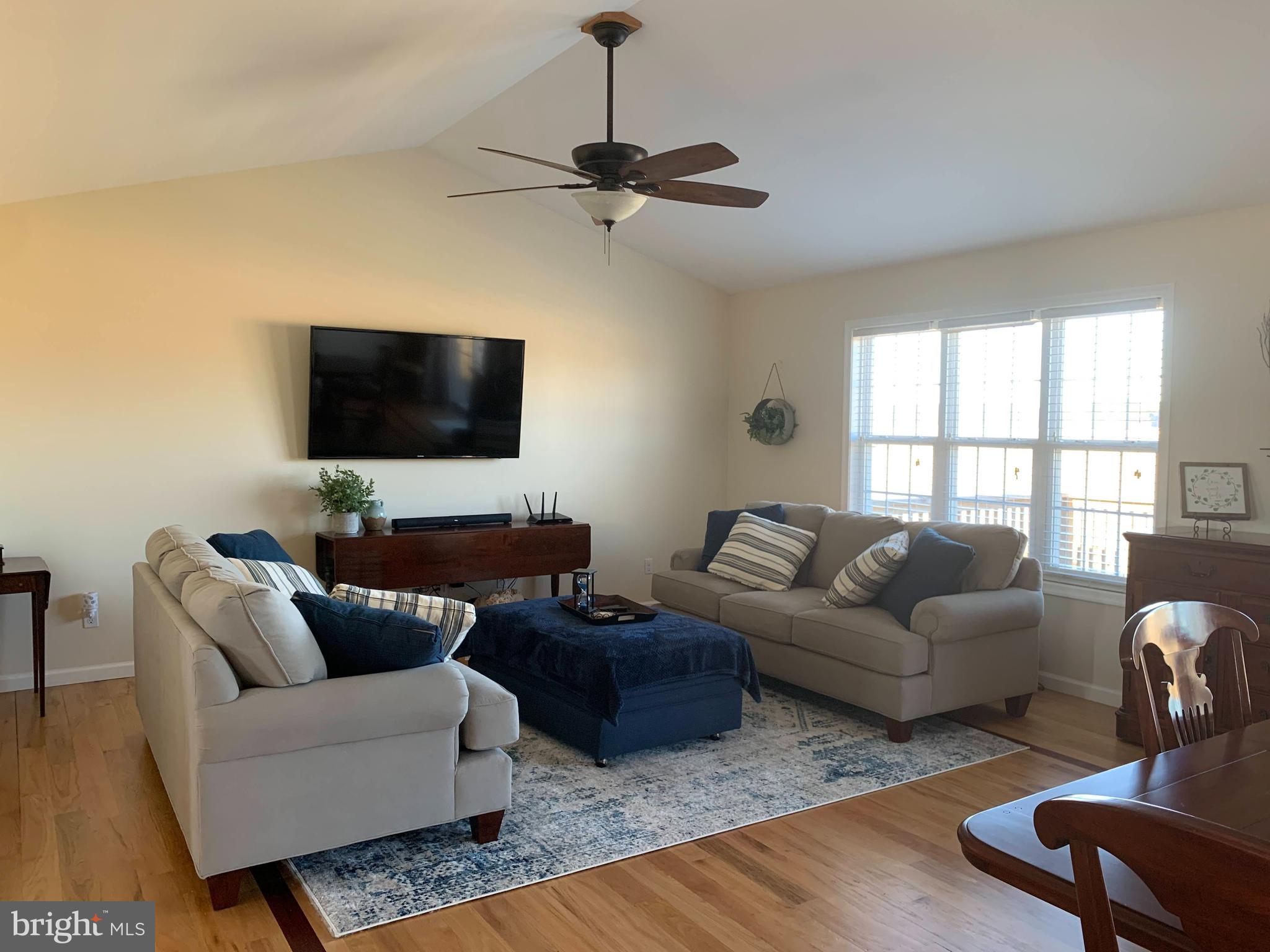 2537 Roberts Station Road Church Hill, MD 21623 - Photo 9 of 31 Living Room