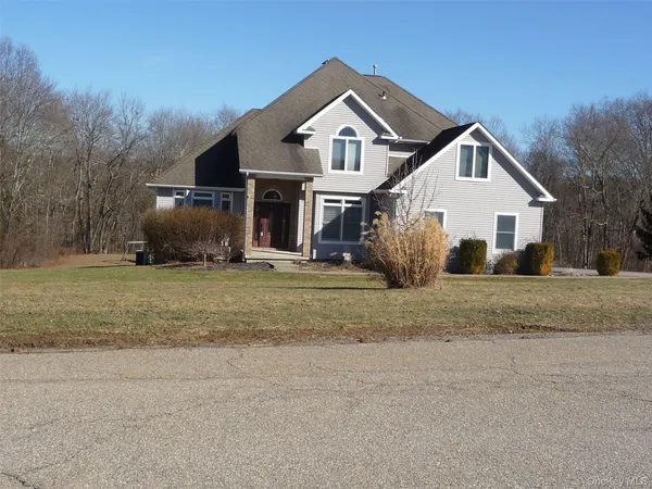 $4,700 | 49 Lane Gate Road, Wappingers Falls, NY 12590