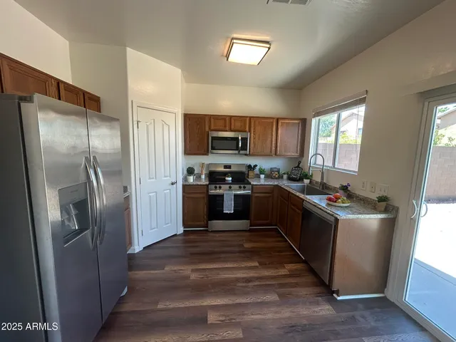 $1,895 | 7210 South 41st Drive, Phoenix, AZ 85041