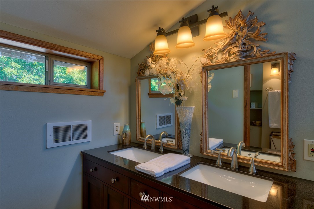 13575 Gibralter Road Anacortes, WA 98221 - Photo 13 of 24 Gallery Image 13