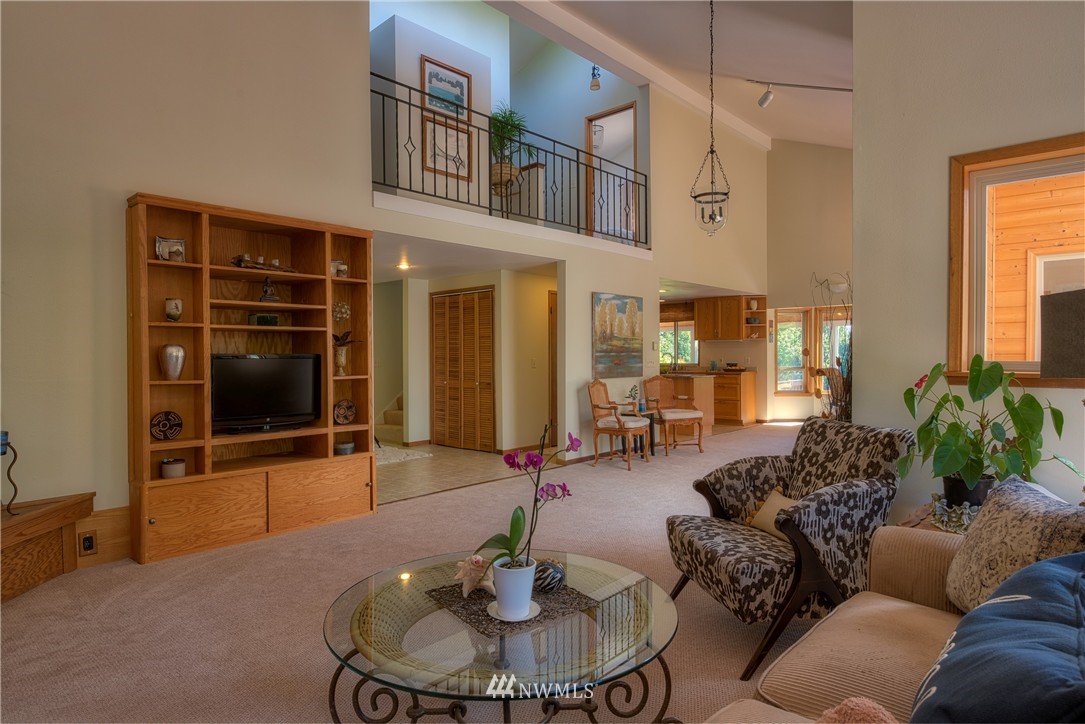 13575 Gibralter Road Anacortes, WA 98221 - Photo 5 of 24 Gallery Image 5