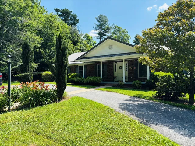 $450,000 | 328 Melody Lane, Saluda, NC 28773