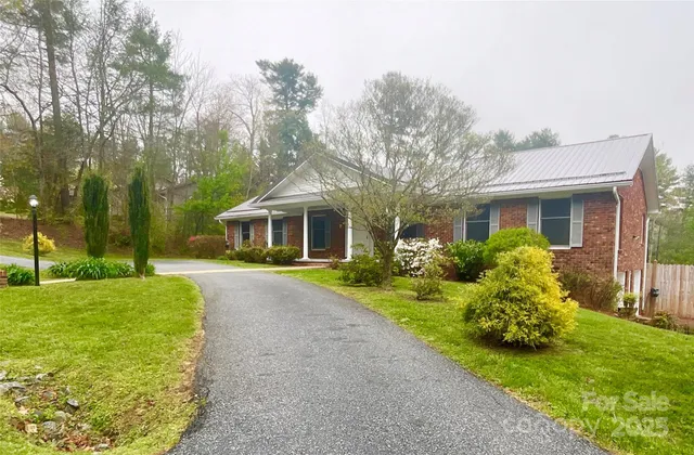 $450,000 | 328 Melody Lane, Saluda, NC 28773