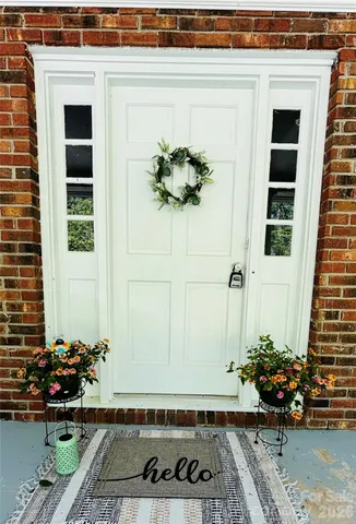 a view of a entryway of the house
