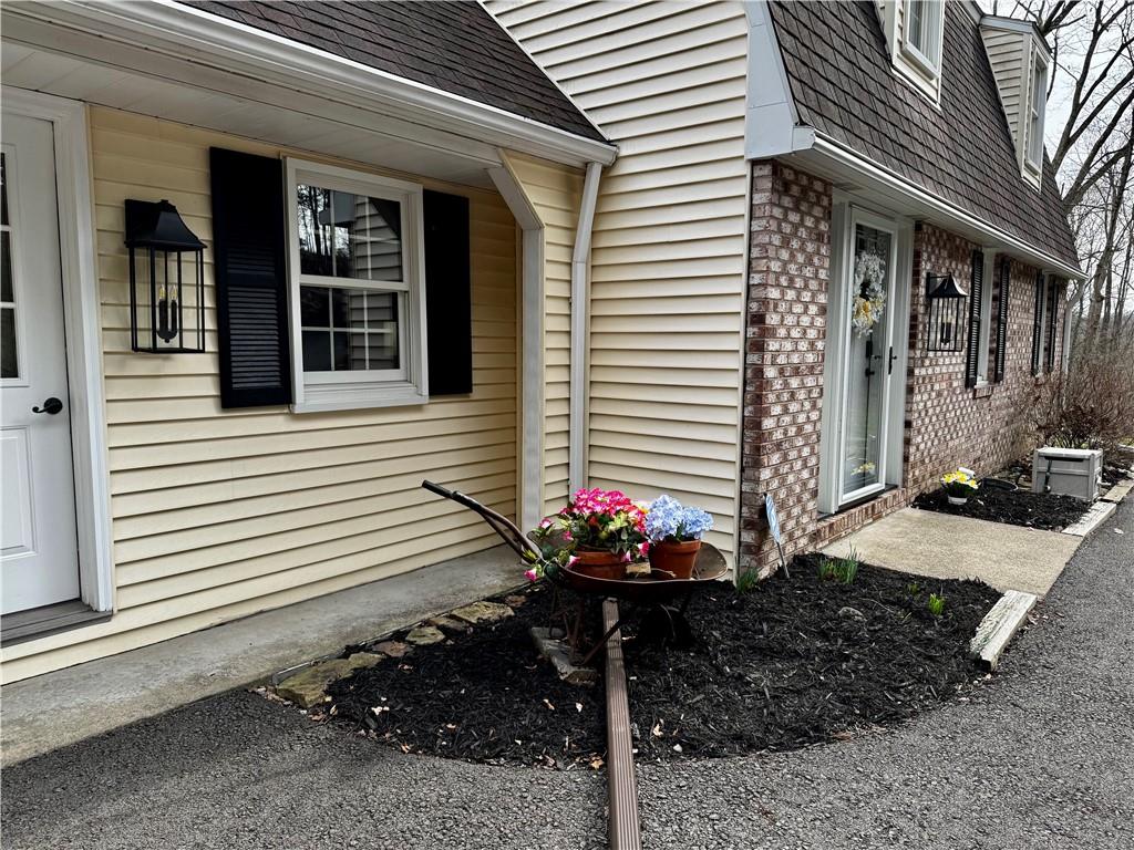 273 Rockdale Road Butler, PA 16002 - Photo 3 of 50 Gallery Image 3