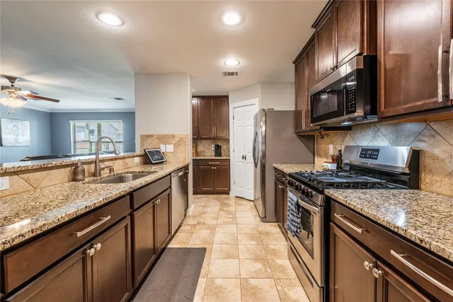 $264,900 | 3509 Hollow Mist Drive, Texas City, TX 77591