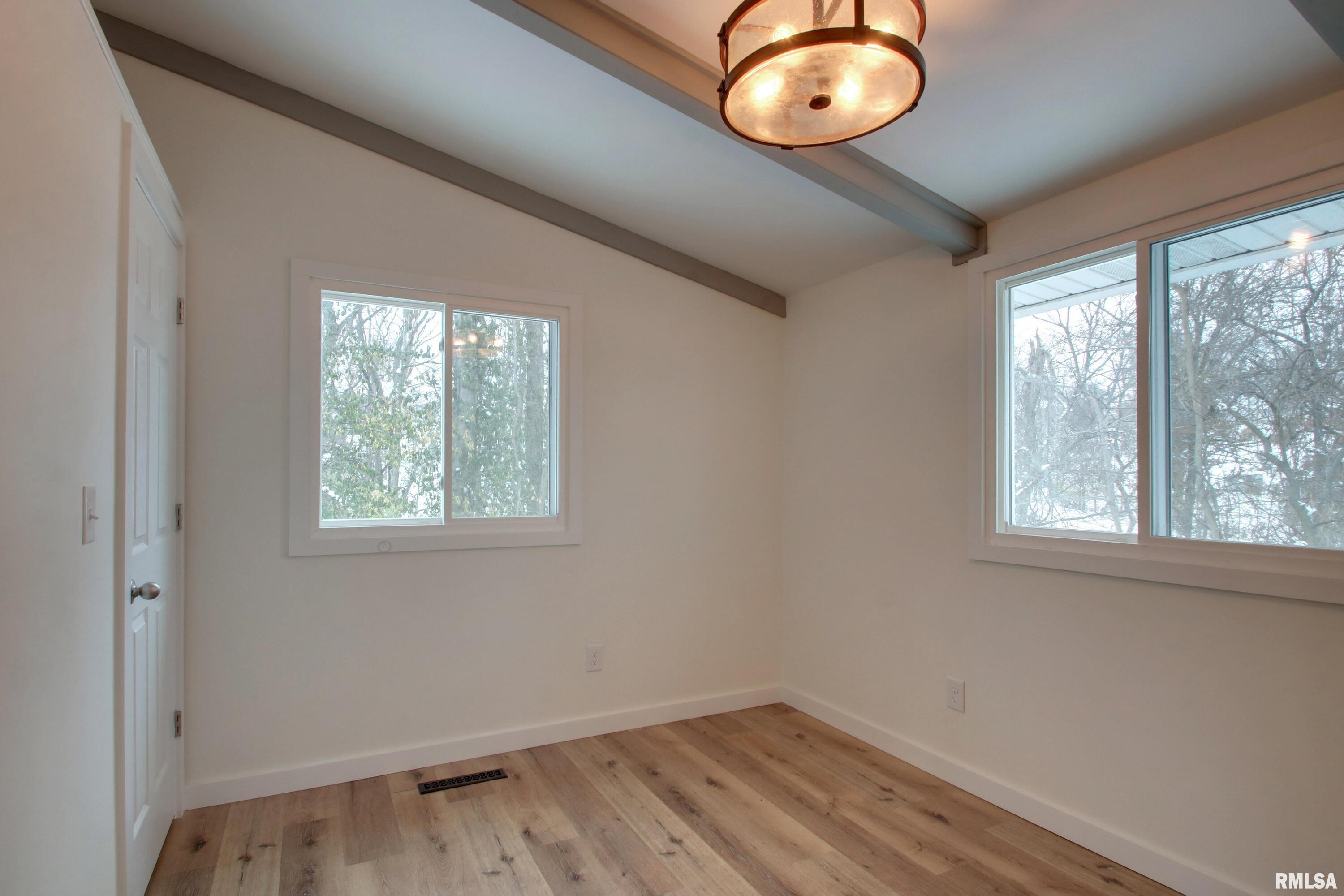 1938 Stuart Street Hannibal, MO 63401 - Photo 12 of 24