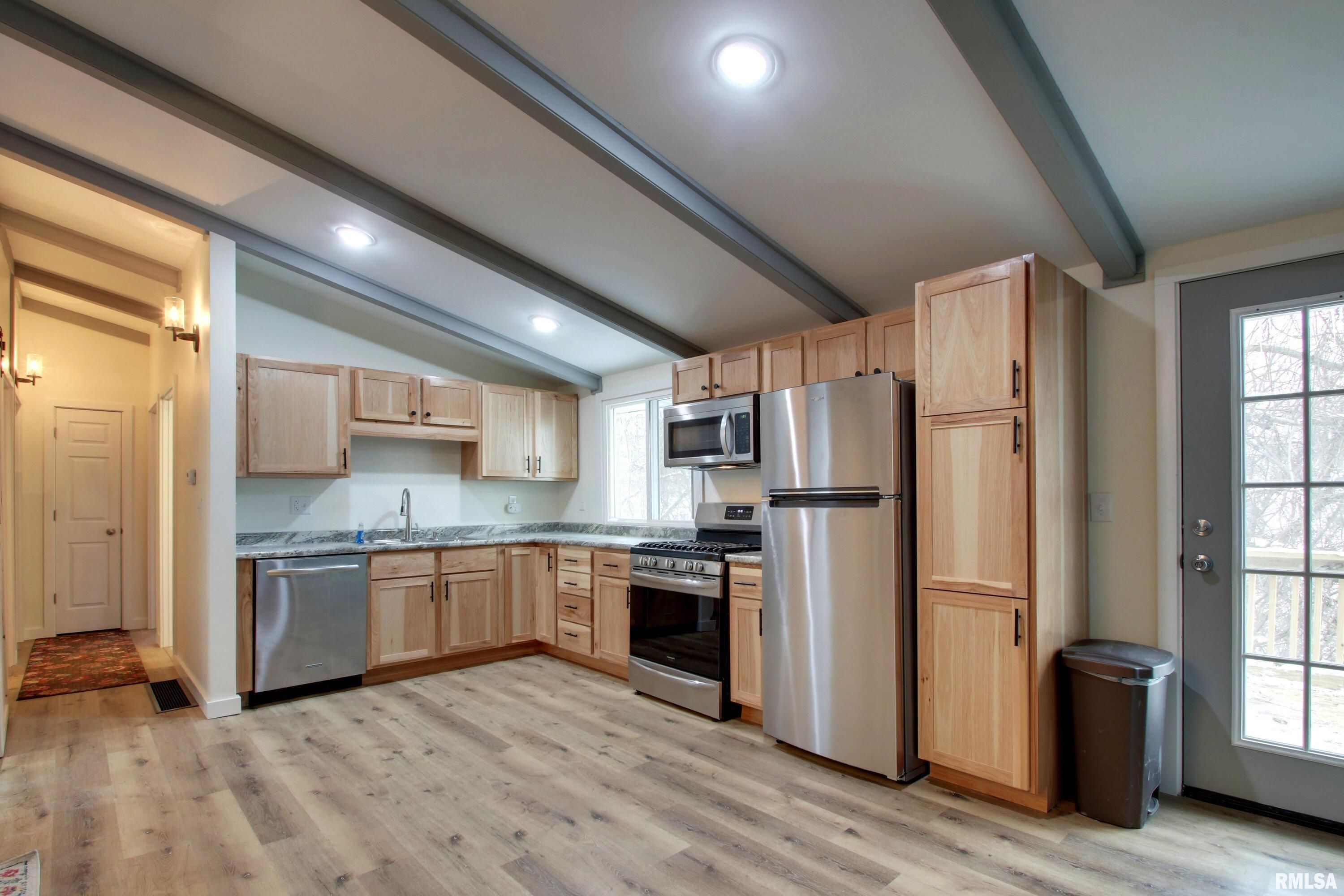 1938 Stuart Street Hannibal, MO 63401 - Photo 8 of 24