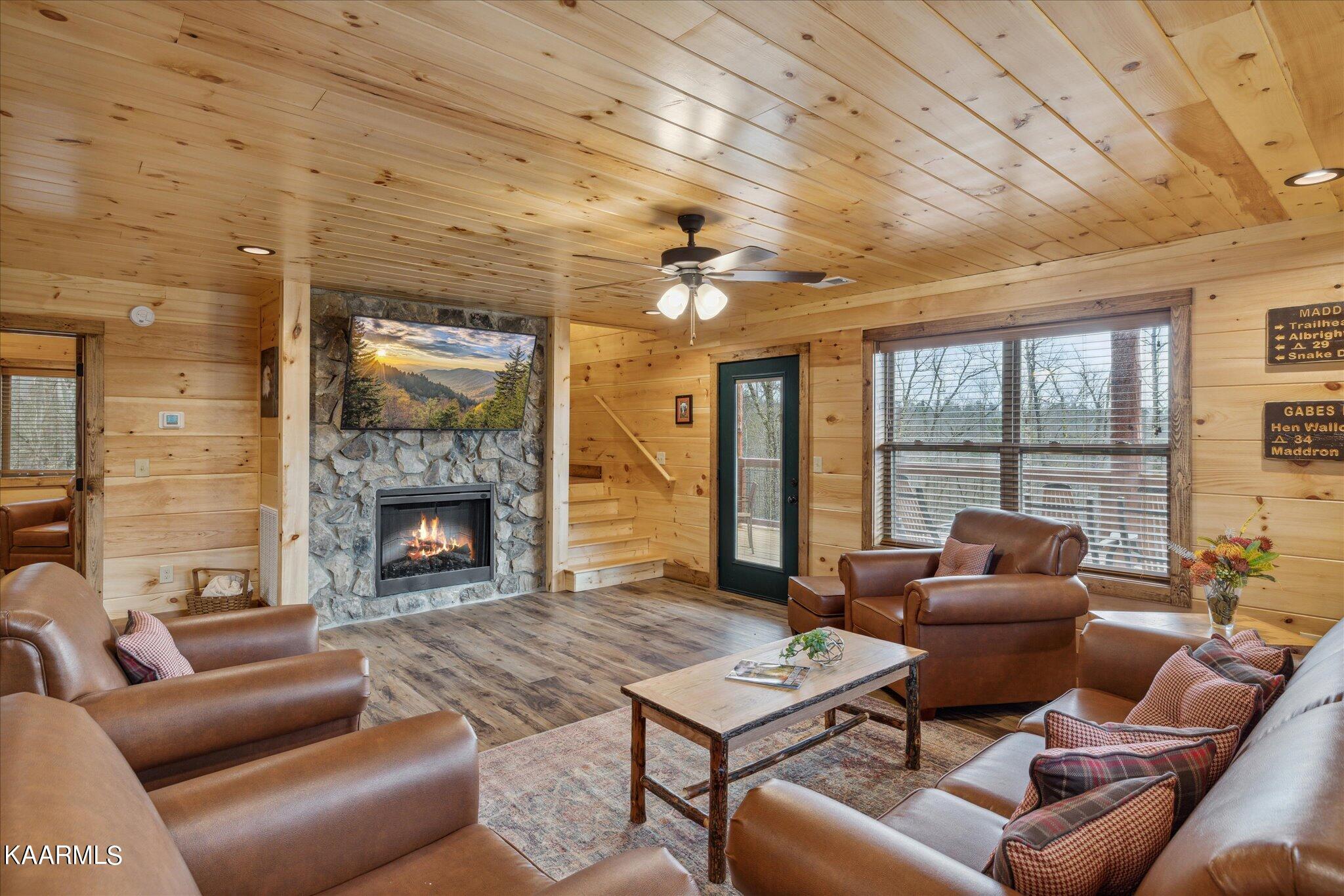 1042 Mathis Hollow Road Gatlinburg, TN 37738 - Photo 10 of 32 11-IMG_0027