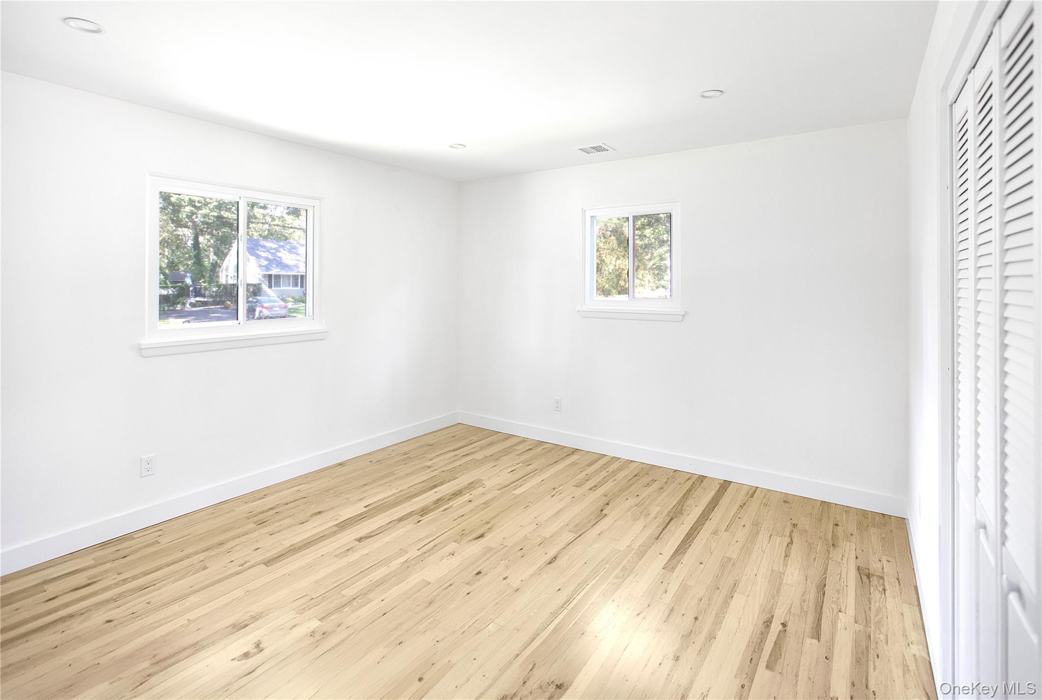 91 Circuit Road Bellport, NY 11713 - Photo 8 of 12