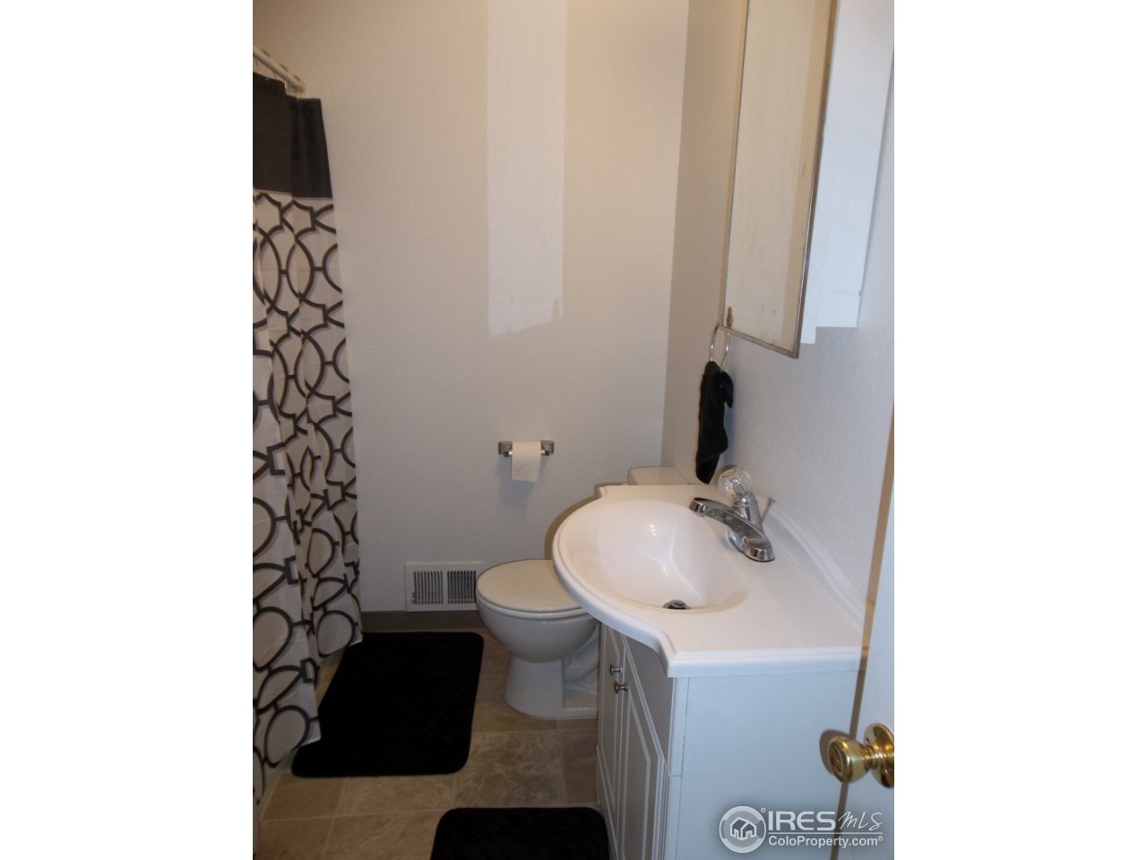 2109 7th Street Road Greeley, CO 80631 - Photo 13 of 25 Bathroom