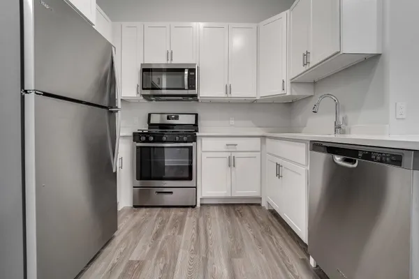 $2,350 | 660 Grand Street, Unit 313, Jersey City, NJ 07304