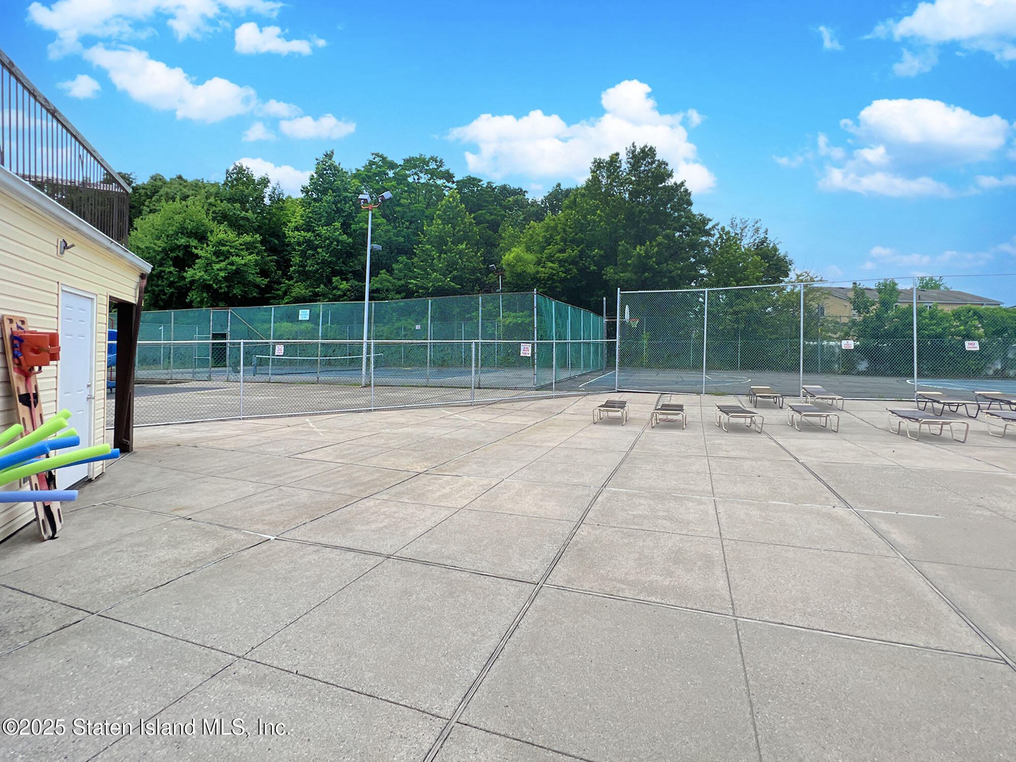 264 Timber Ridge Drive Staten Island, NY 10306 - Photo 28 of 31 a swimming pool with barbeque oven
