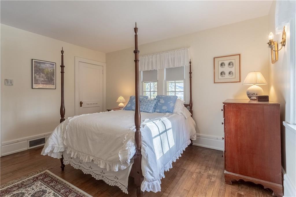 323 Sycamore Road Sewickley, PA 15143 - Photo 17 of 22 Bedroom space