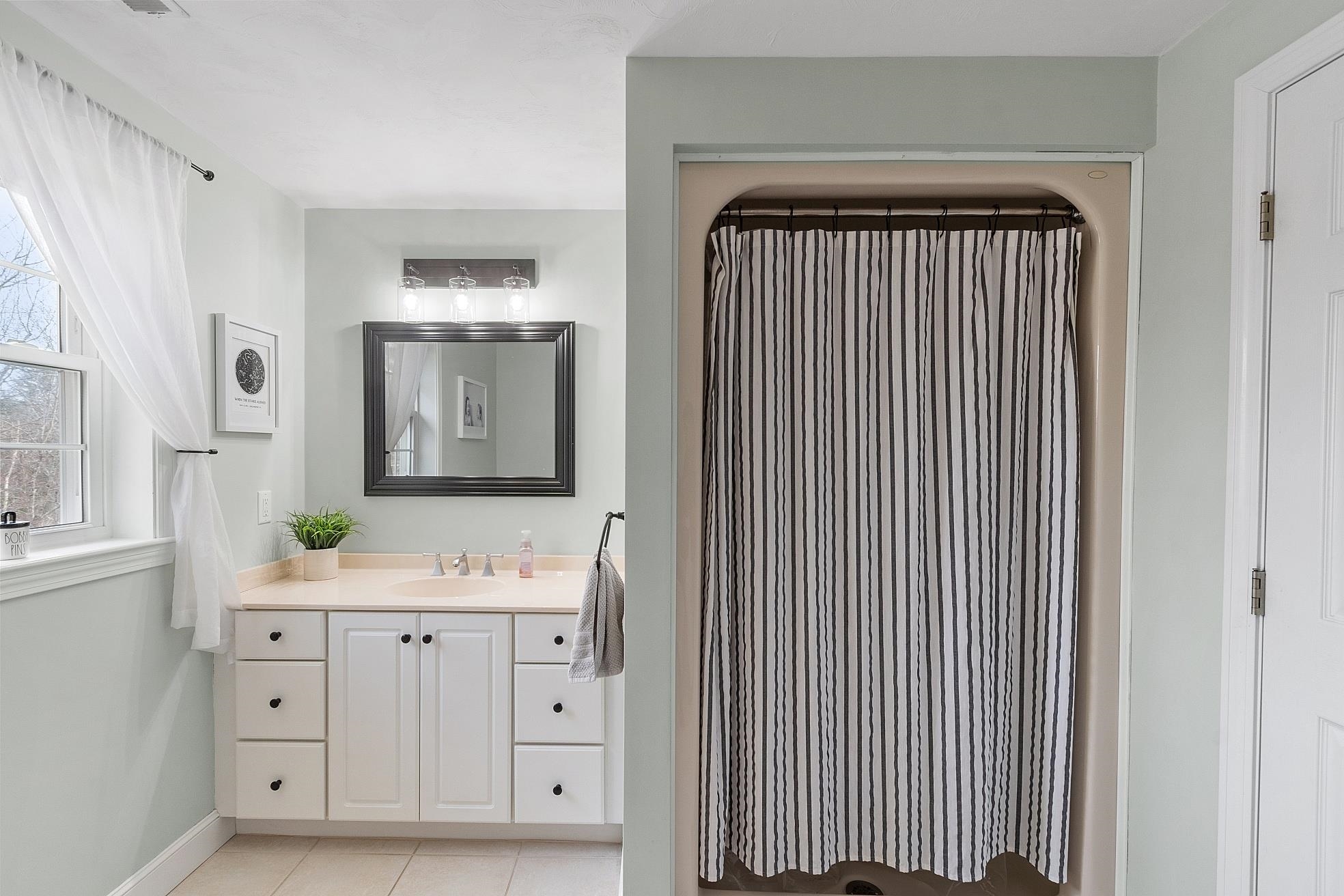 7 Hancock Road Windham, NH 03087 - Photo 29 of 51 Gallery Image 29
