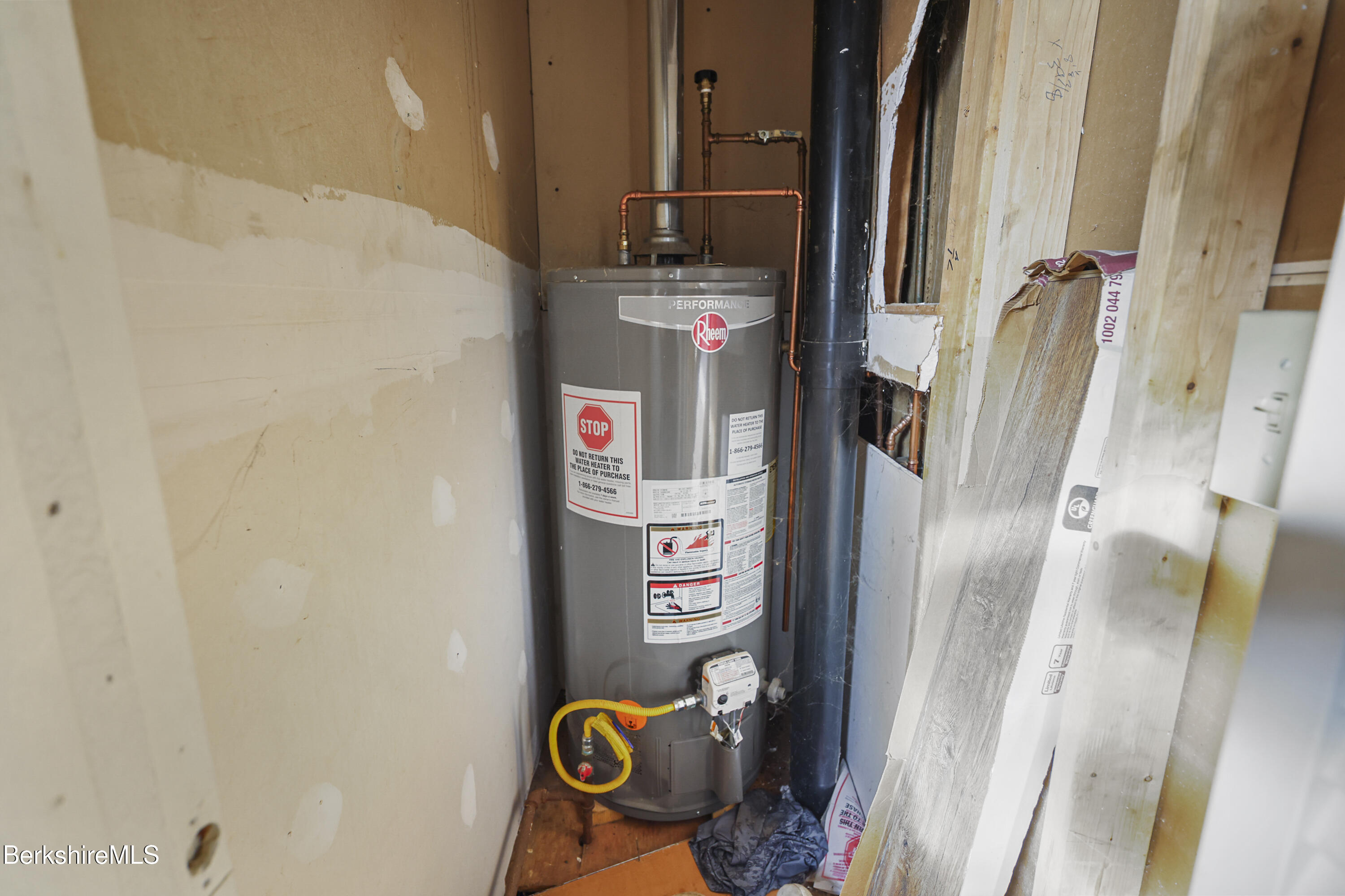 1 1/2 Cherry Street Pittsfield, MA 01201 - Photo 11 of 23 a bathroom with a mirror and shower