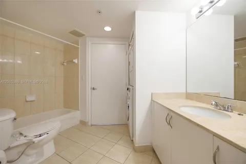 $580,000 | 1750 North Bayshore Drive, Unit 3801, Miami, FL 33132