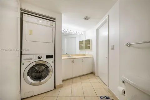 $580,000 | 1750 North Bayshore Drive, Unit 3801, Miami, FL 33132