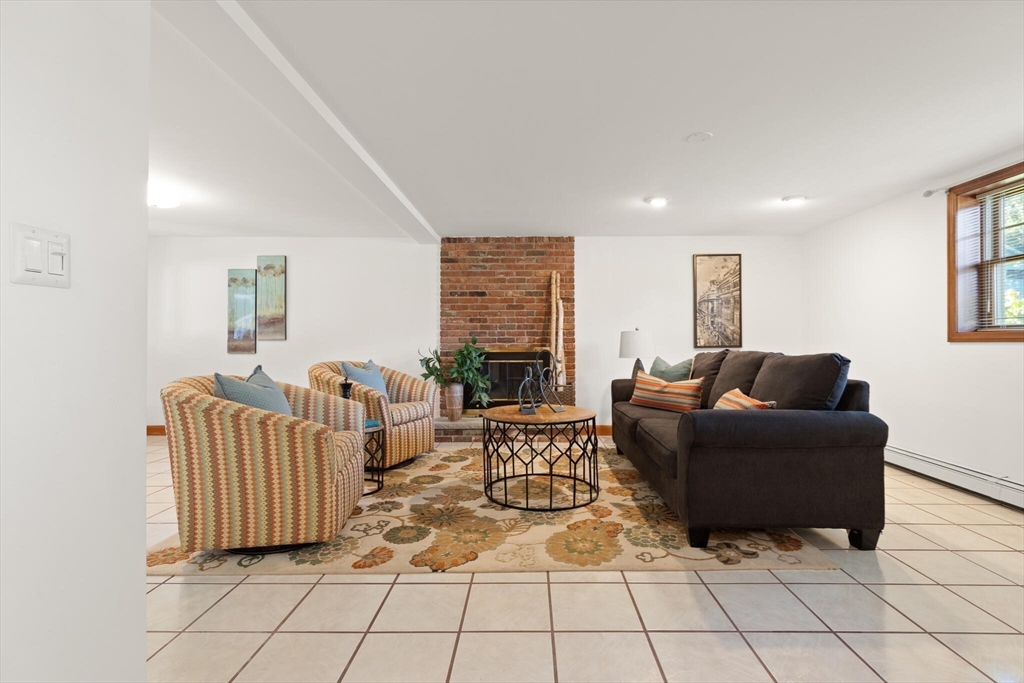 29 Lawndale Road Stoneham, MA 02180 - Photo 16 of 40