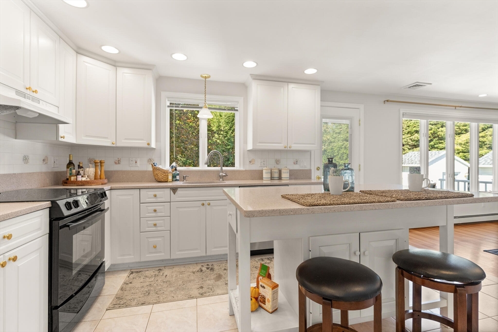 29 Lawndale Road Stoneham, MA 02180 - Photo 17 of 40