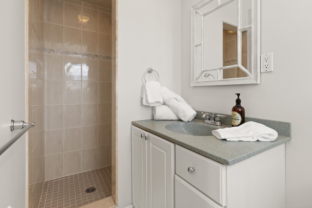 29 Lawndale Road Stoneham, MA 02180 - Photo 25 of 40