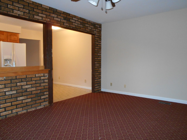 320 Hadleigh Road Bolingbrook, IL 60440 - Photo 8 of 25