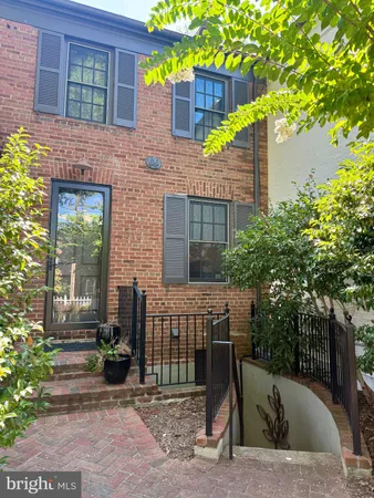 $4,795 | 732 South Royal Street, Alexandria, VA 22314