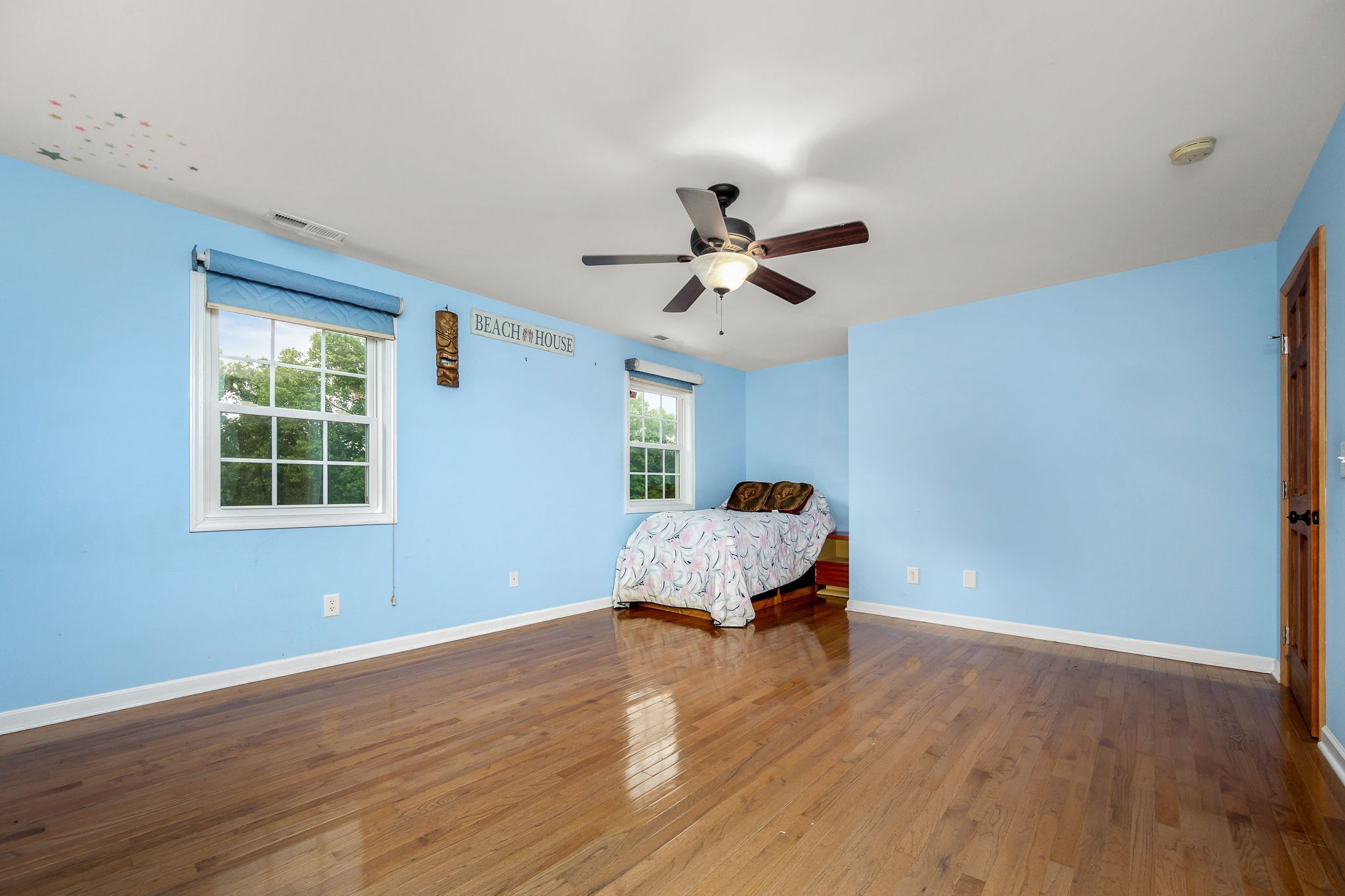 745 Union Ridge Road Wartrace, TN 37183 - Photo 39 of 76 a living room with a bed furniture and a window