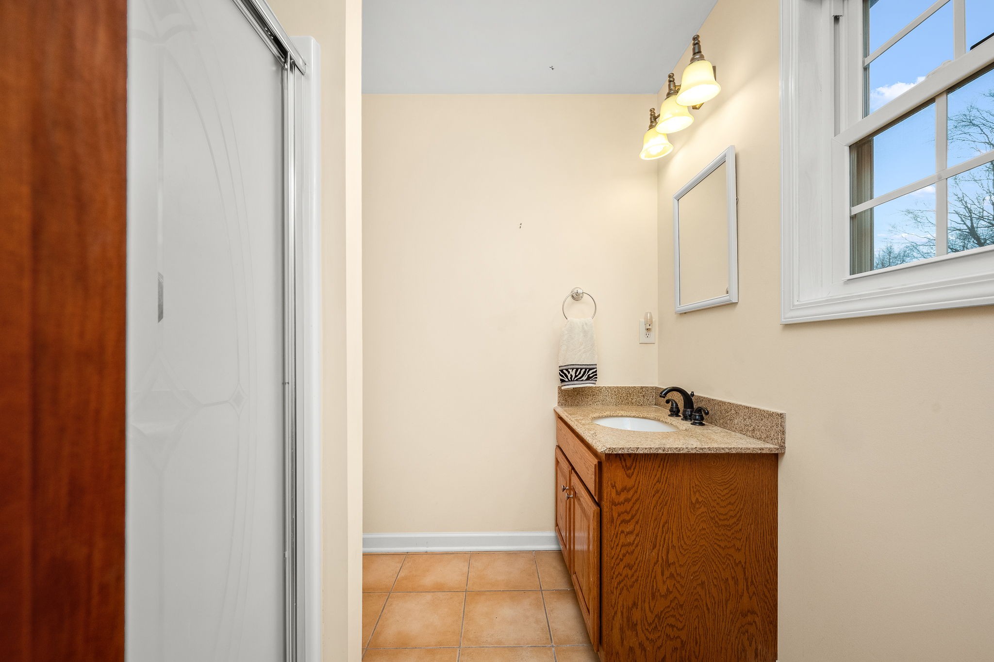 745 Union Ridge Road Wartrace, TN 37183 - Photo 45 of 76 a utility room with window washer and dryer