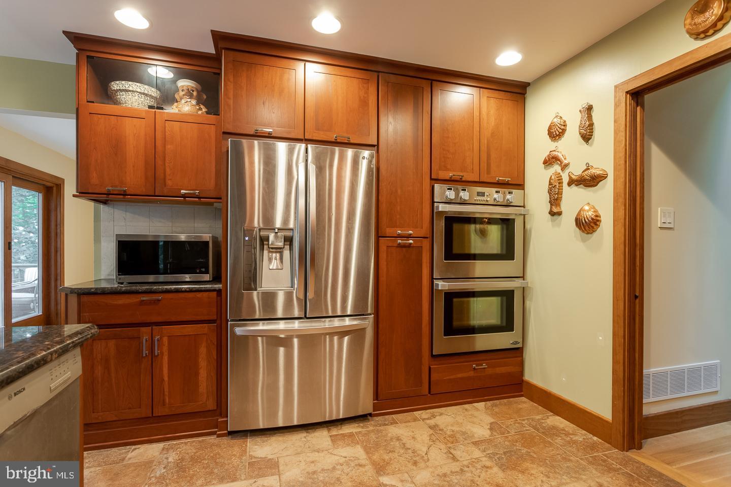1760 Hilltop Road Spring City, PA 19475 - Photo 14 of 47 Kitchen with S/S appliances and double oven