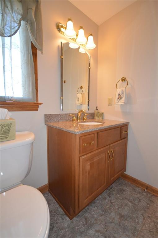 2056 Sunnydale Road Pittsburgh, PA 15243 - Photo 14 of 24