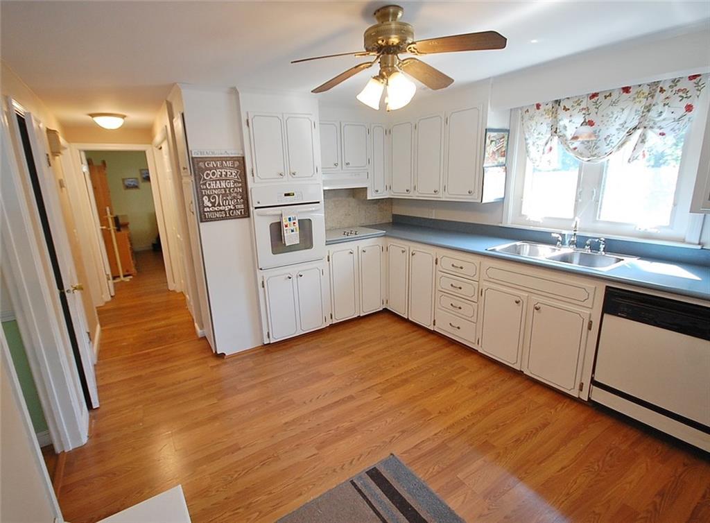 19 Carriage Road Cumberland Foreside, ME 04110 - Photo 8 of 35 Photo