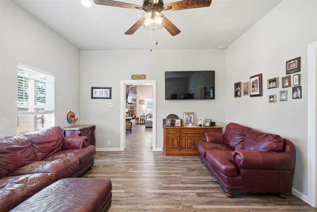 5098 Fairview Road Millsap, TX 76066 - Photo 12 of 40 Gallery Image 12