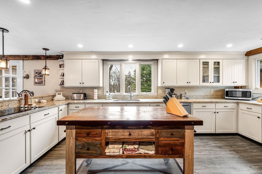 15 High Street Suffield, CT 06078 - Photo 11 of 40