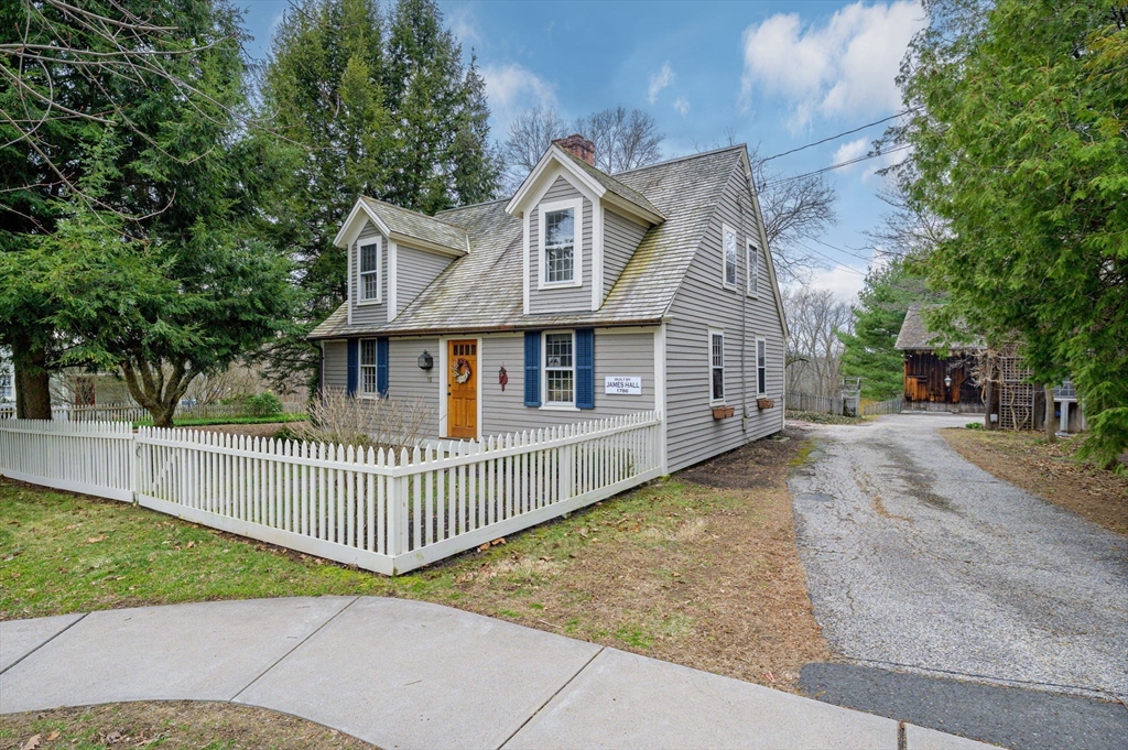 15 High Street Suffield, CT 06078 - Photo 4 of 40