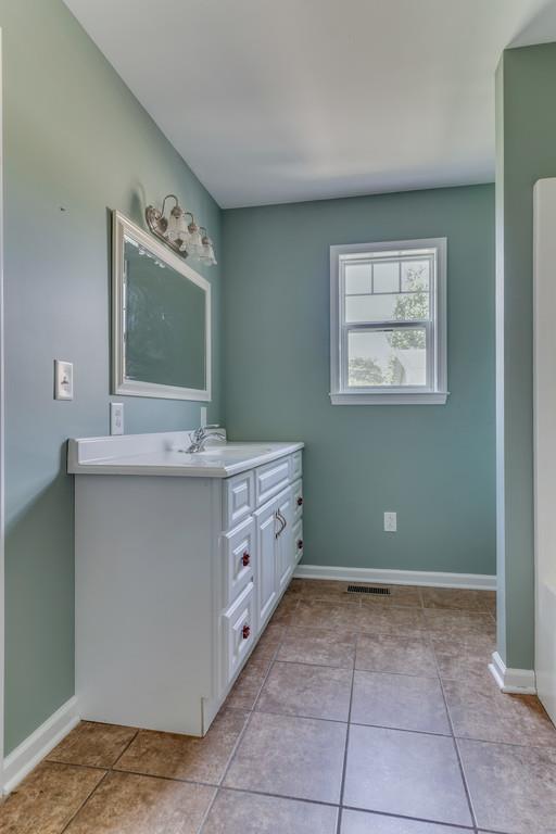 976 Double Bridge Road Lewisburg, TN 37091 - Photo 9 of 25 Master Bathroom