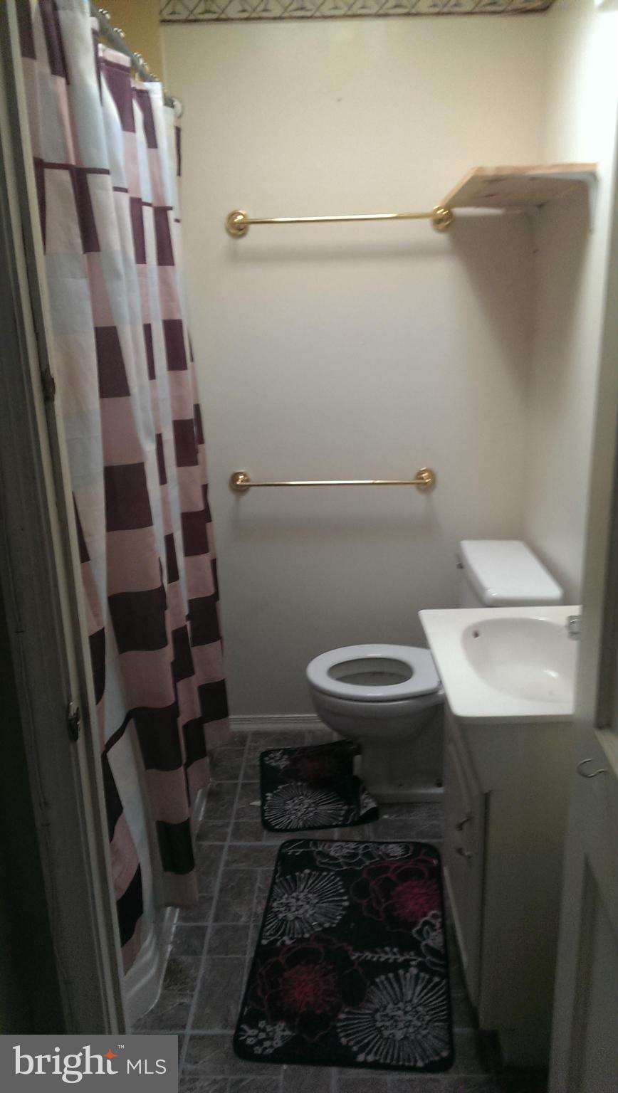 1956 Eastfield Road Baltimore, MD 21222 - Photo 21 of 23 Bath