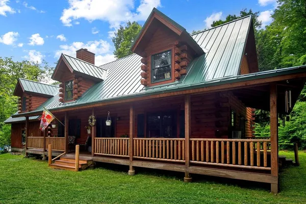 $875,000 | 482 East Dover Road, Wardsboro, VT 05355