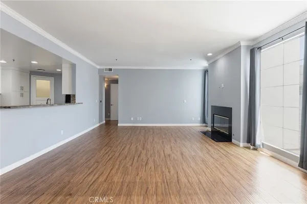 $3,500 | 5350 White Oak Avenue, Unit 413, Encino, CA 91316