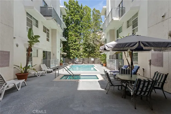 $3,500 | 5350 White Oak Avenue, Unit 413, Encino, CA 91316