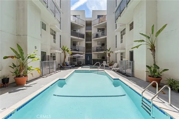 $3,500 | 5350 White Oak Avenue, Unit 413, Encino, CA 91316