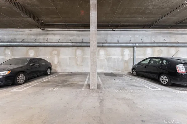 $3,500 | 5350 White Oak Avenue, Unit 413, Encino, CA 91316