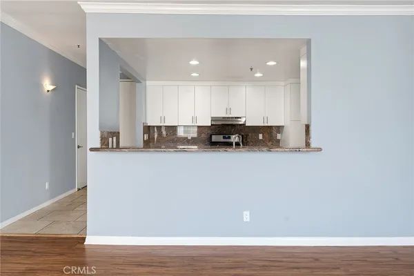 $3,500 | 5350 White Oak Avenue, Unit 413, Encino, CA 91316