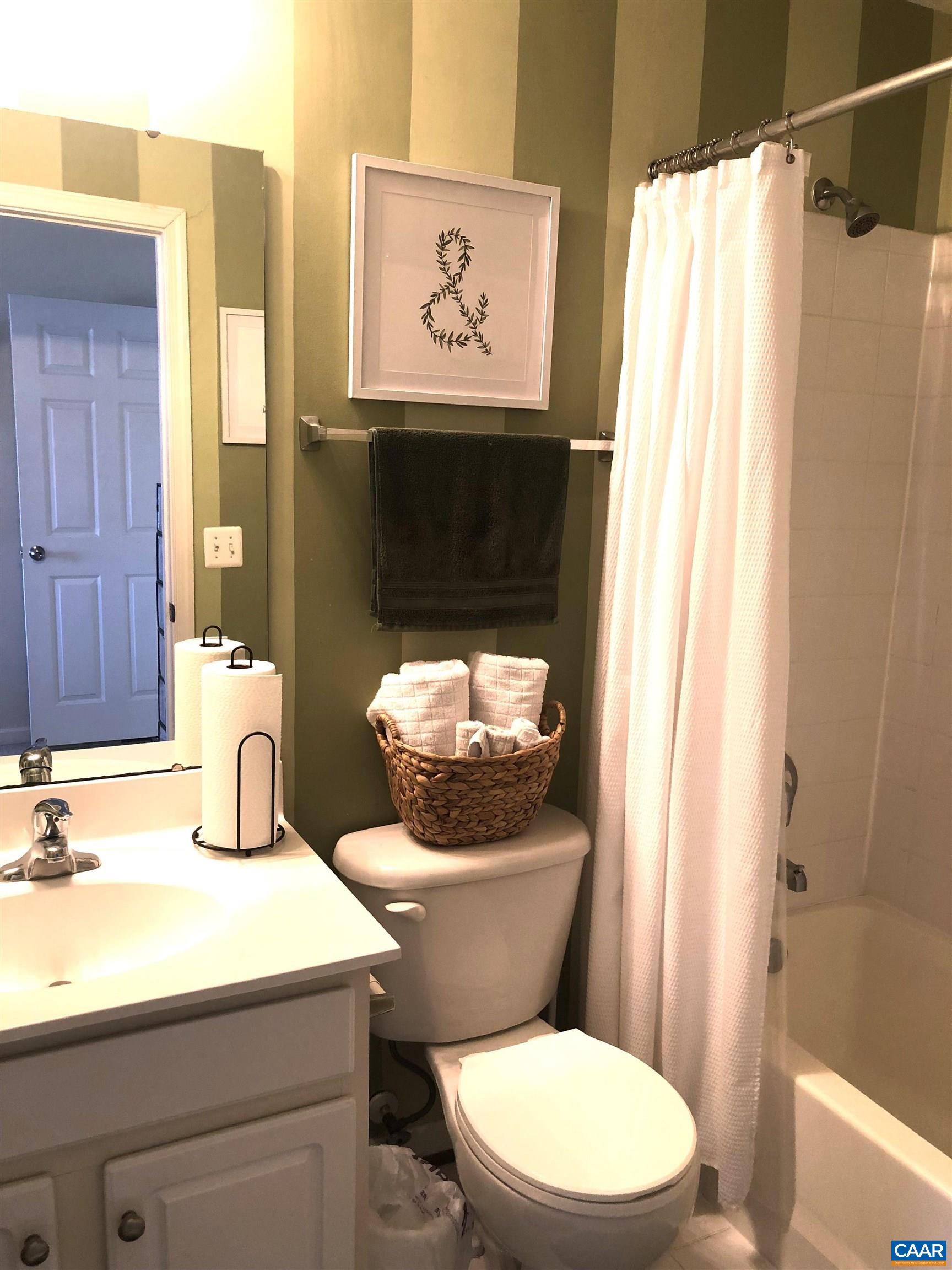 321 Rolkin Road Charlottesville, VA 22911 - Photo 23 of 44 4th Floor Bath