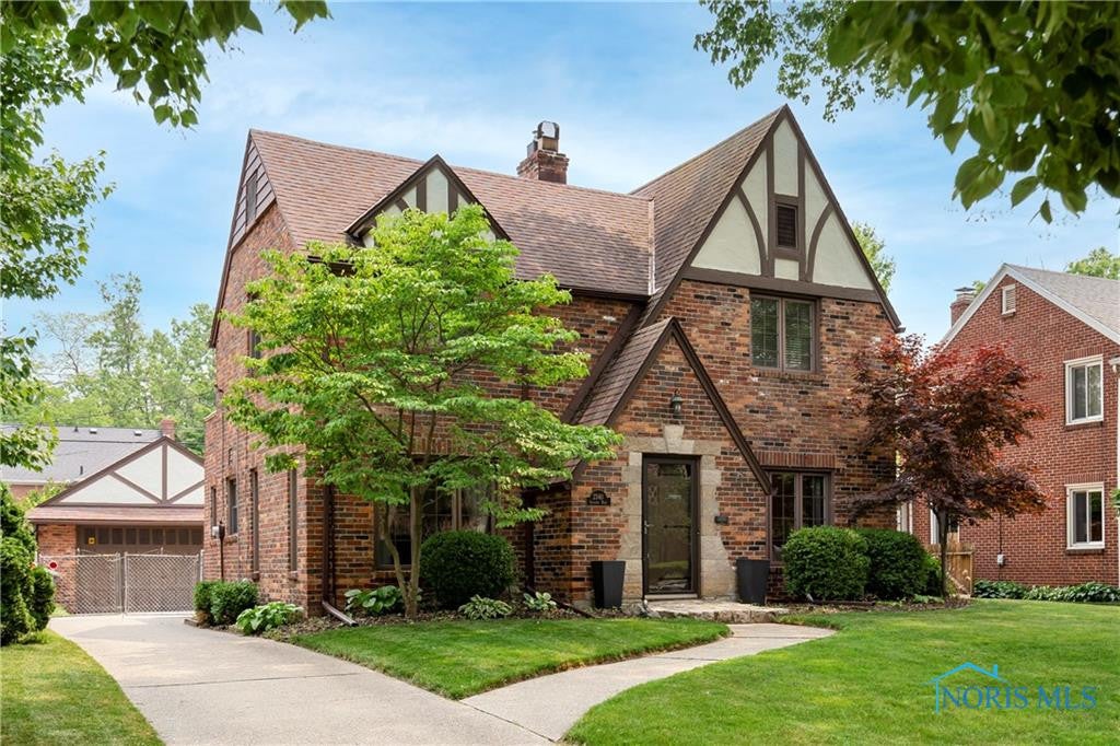 2340 Goddard Road Toledo, OH 43606 - Photo 2 of 37 Gallery Image 2