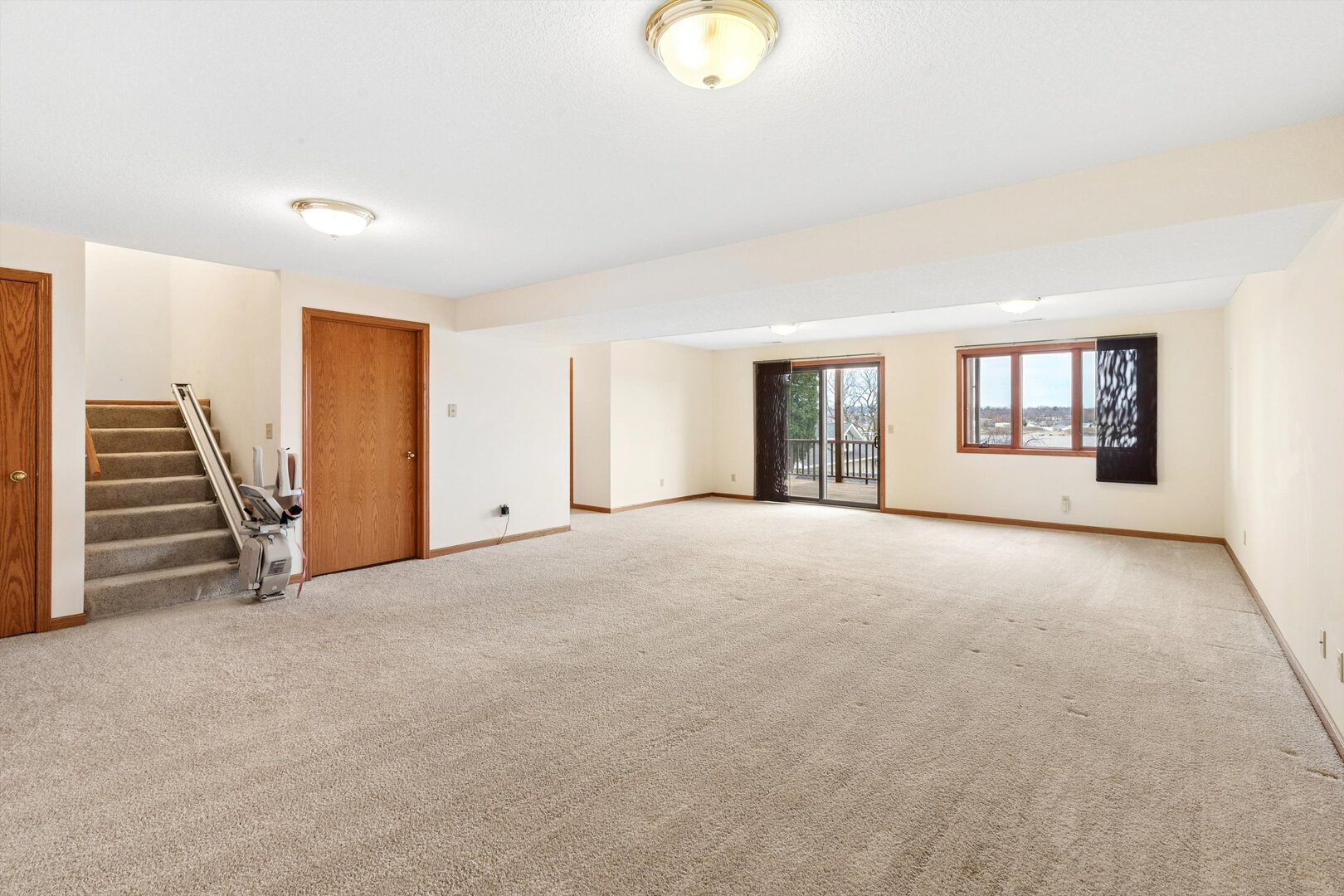 118 5th Street, Unit 2 Fulton, IL 61252 - Photo 24 of 54 a view of an empty room with a window