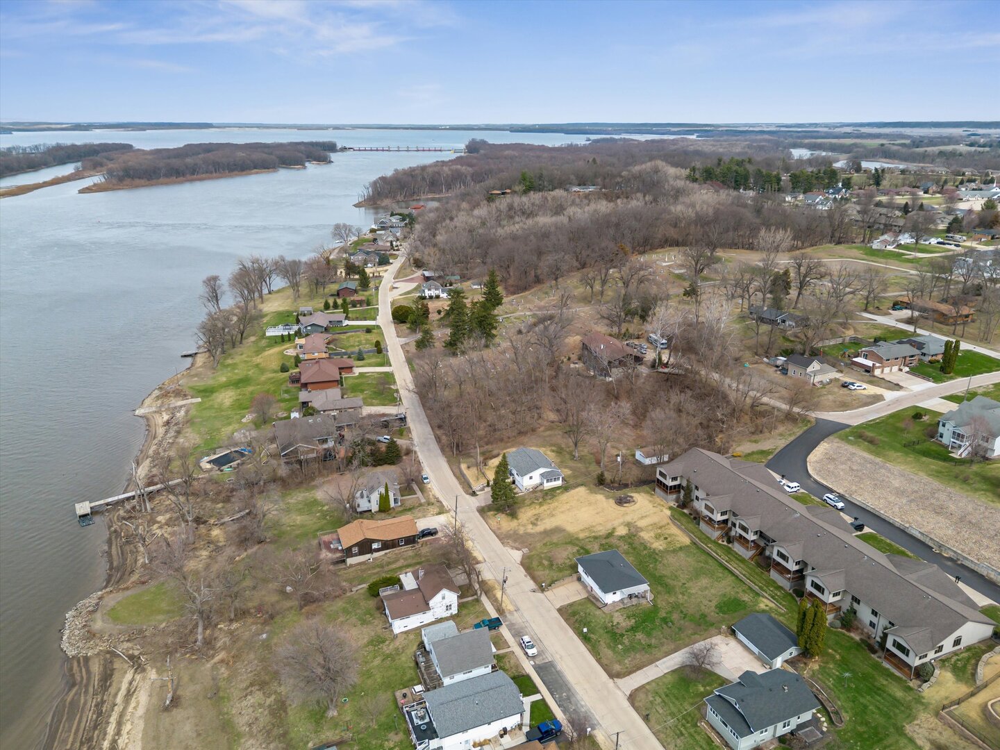 118 5th Street, Unit 2 Fulton, IL 61252 - Photo 44 of 54 a view of a city with an ocean