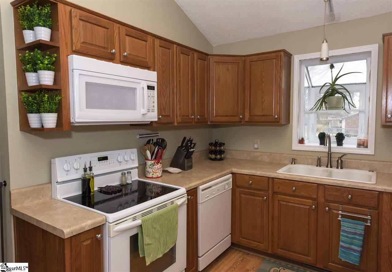 213 Sherwood Road Easley, SC 29640 - Photo 11 of 33
